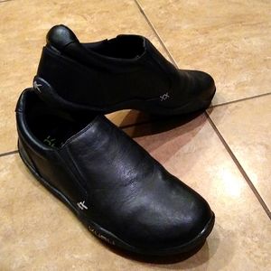 Black kuru kivi shoe plantar fasciitis / orthodics